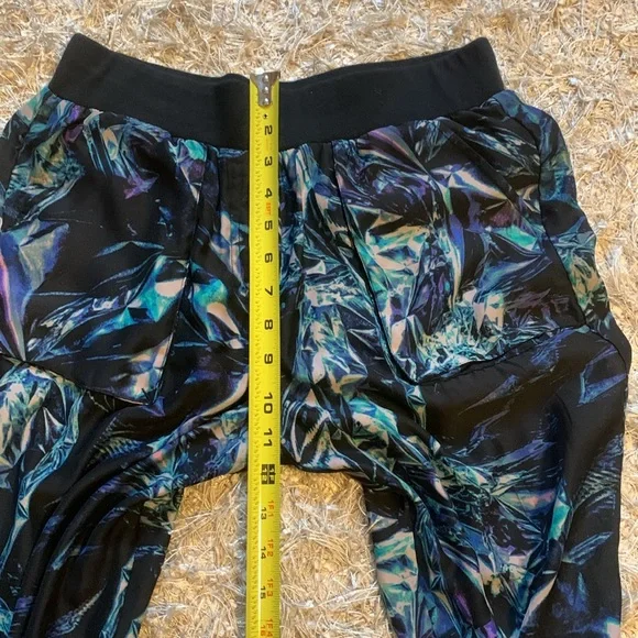 EUC✨ SILENCE + NOISE women's medium black silky funky jogger pants - Picture 11 of 11